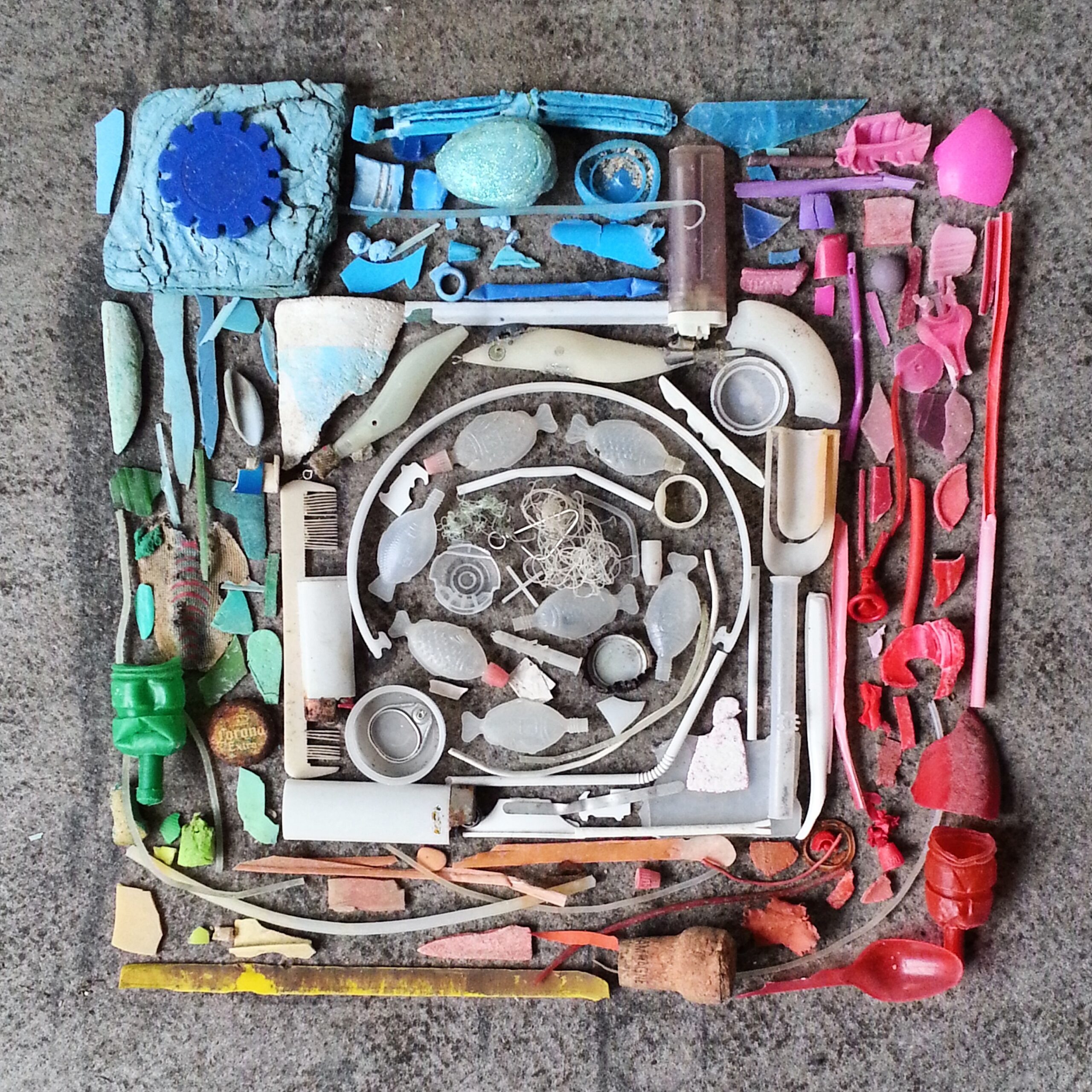 Arts made by reusable plastic and materials